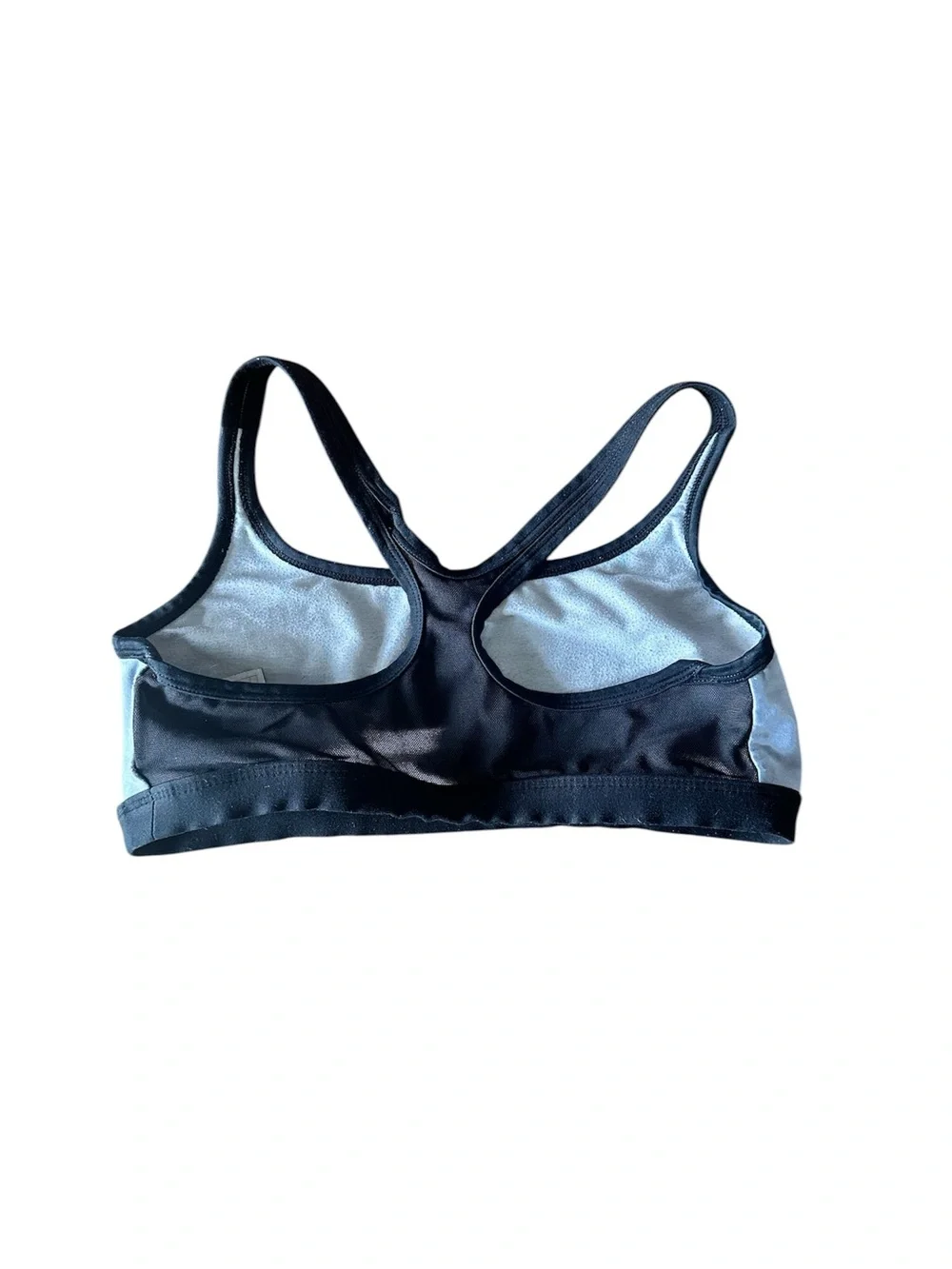 BUNDLE (4) Women’s Nike sport bras Size Small